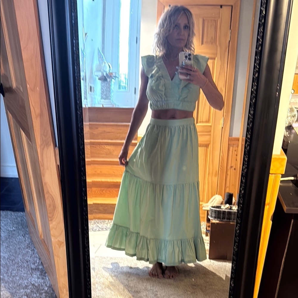 Green Ruffled Two-Piece Set - Picture 5 of 6